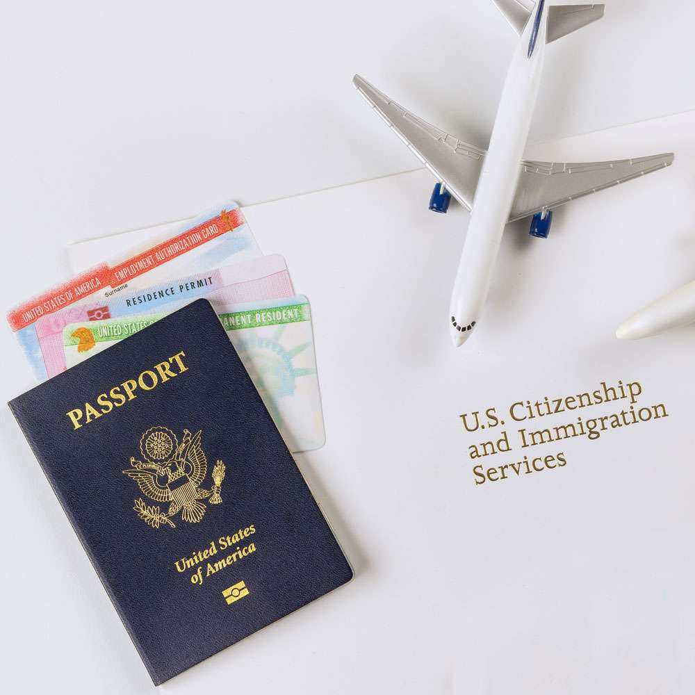 us-immigration-service-with-coronavirus-vaccinatio